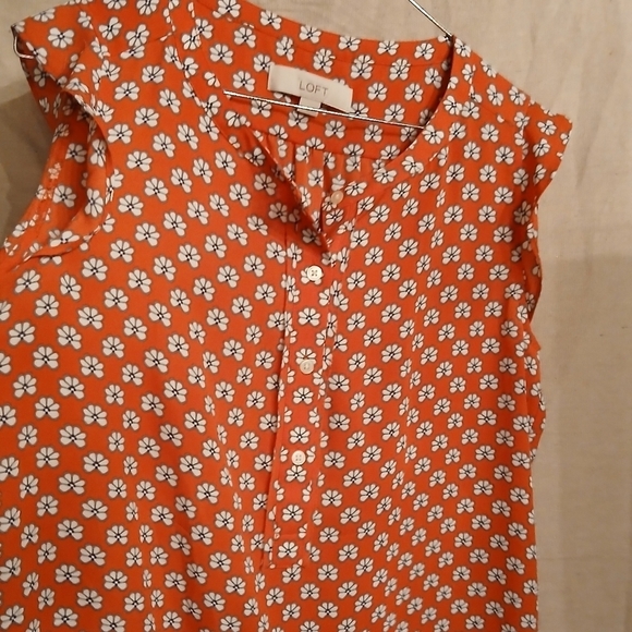 LOFT Sleeveless Patterned Blouse - Picture 3 of 8